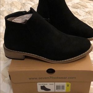 Seven7 vegan leather ankle boots. New with tag